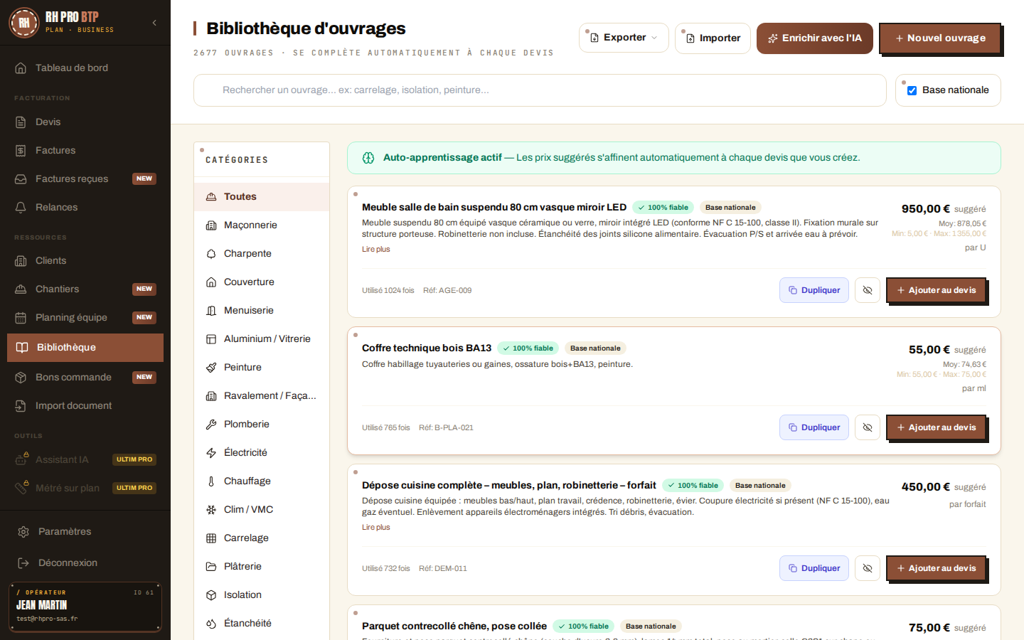 Bibliothèque d'ouvrages GESTIGO avec 743 références pré-chargées par catégorie, prix suggérés et indicateur de fiabilité