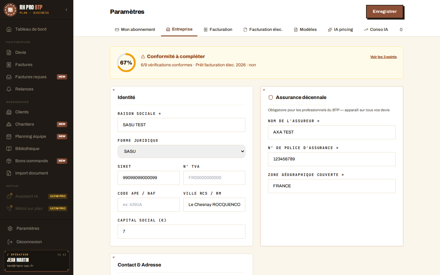 Paramètres entreprise dans GESTIGO avec jauge de conformité, identité légale, assurance décennale et coordonnées